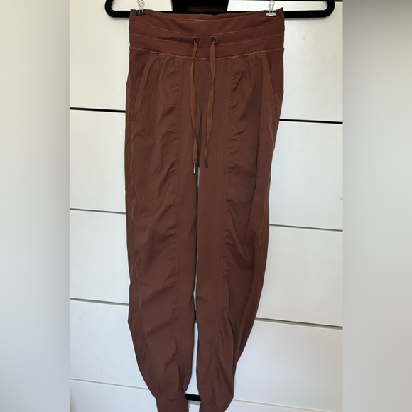 Lululemon Dance Studio Mid-Rise Jogger
Full Length size 0 - Picture 3 of 5